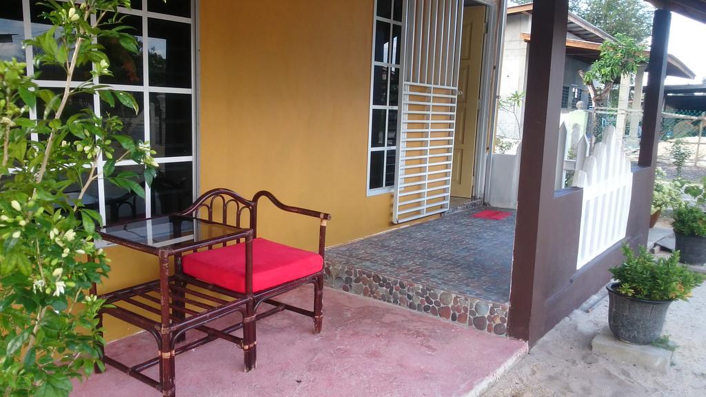 Arina'S Homestay Kampung Kuala Besut Buitenkant foto